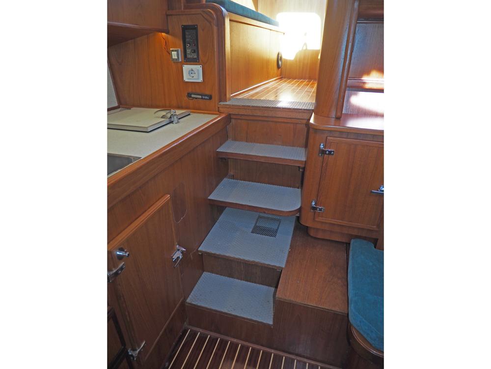 Saloon, Accommodation